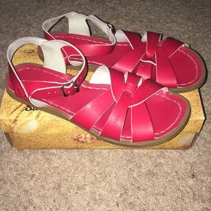 Salt water sandals- Red- size 8